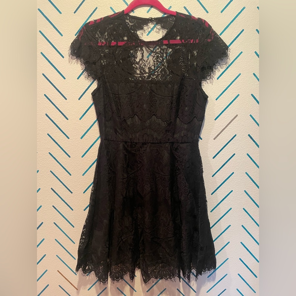 BB Dakota Rihanna Black Lace Dress with Cap Sleeves and Keyhole Back